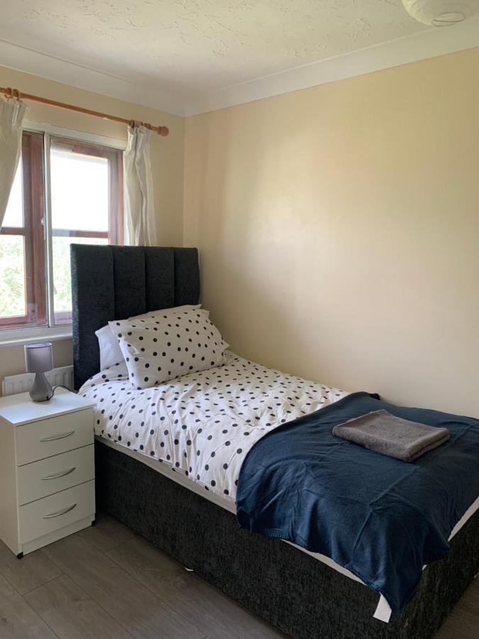 Lewisham Contractors' Haven: Spacious 3-Bedroom with Parking & Wi-Fi London Exterior photo
